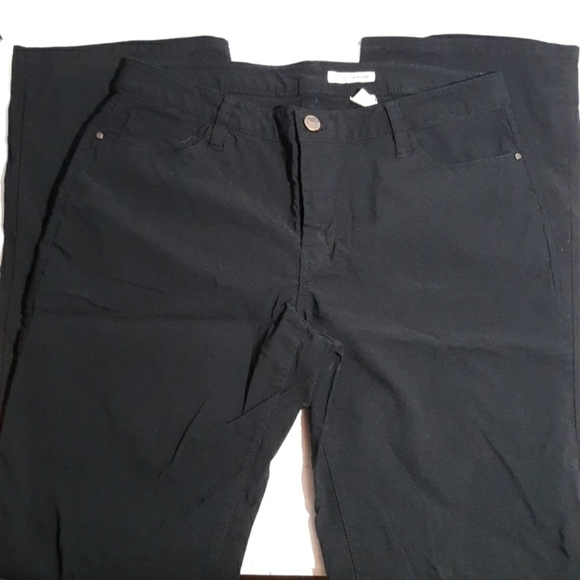DkNY jeans 10 black stretchy comfortable - Picture 1 of 3